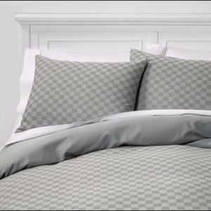 Elegant Grey Grid Duvet Set